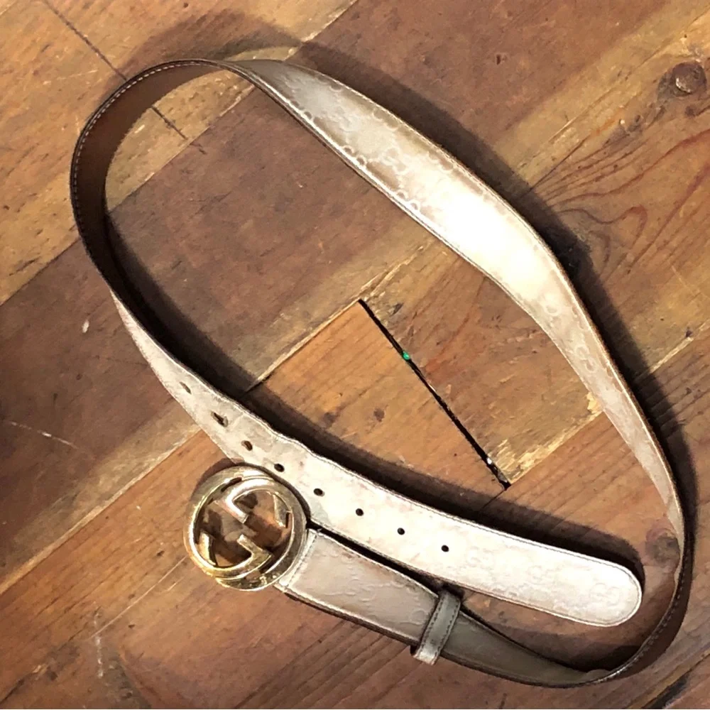 Gucci Beige Leather Belt with Gold Emblem
